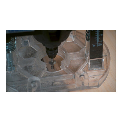 Adaptateur pour défonceuse Dremel 335