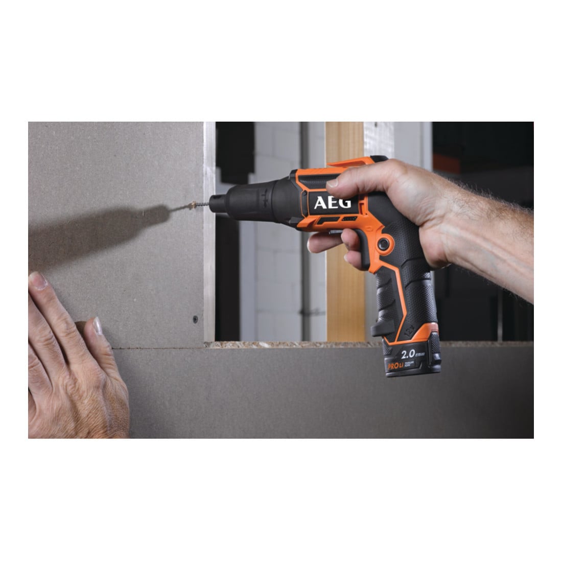 AEG Avvitatore per cartongesso a batteria BTS12CLI-202C 12V, 2x batteria 12V/2.0Ah PRO, caricatore e valigetta