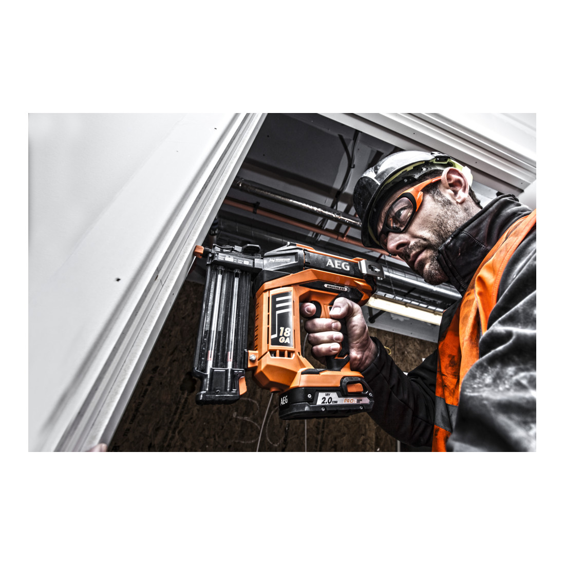 AEG Brushless Accu-spijkerpistool B18N18 18V Solo-versie met riemclip in transportkoffer