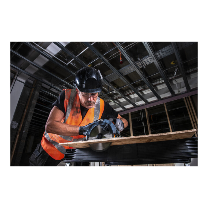 AEG Handkreissäge 1200 Watt KS12-1 inkl. 2 m Kabel, Absauganschluss im Karton