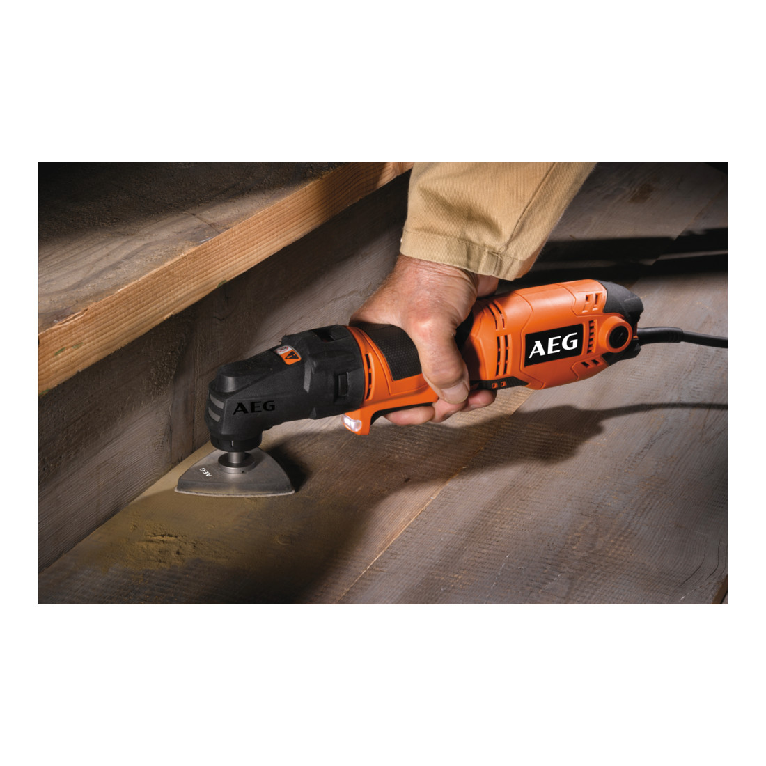 AEG Netz-Multitool OMNI300-KIT1 300W inkl. Multifunktionskopf OMNI-MTX, Multitool-Zubehör, Transporttasche