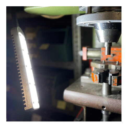 Arbeits-/Maschinenleuchte Fluter 10 W 950 lm IP65 BAUER & BÖCKER