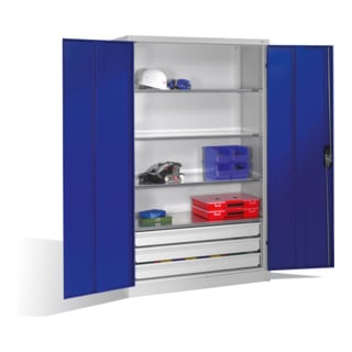 Armoire à outils C+P à portes battantes, 4 tablettes et 3 tiroirs, H1950xL1200xP500mm Façade bleu gentiane Corps gris clair