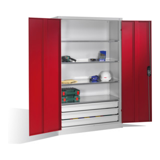 Armoire à outils C+P à portes battantes, 4 tablettes et 3 tiroirs, H1950xL1200xP500mm Façade rouge rubis Corps gris clair