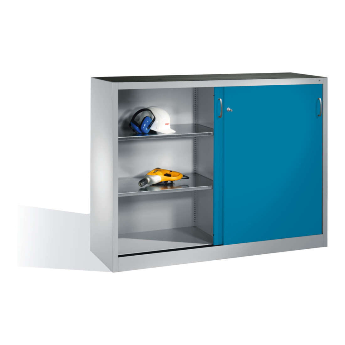 Armoire à outils C+P avec portes coulissantes, intérieur 2 x 2 étagères, H1200xL1600xP400mm à l'avant corps bleu clair corps gris clair