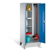 Armoire à produits nettoyants C+P Classic sur pieds 2 compartiments avant bleu clair carrosserie gris clair