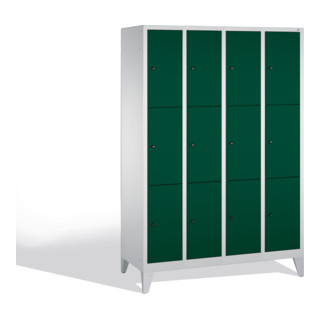 C+P Armoire à casiers Classic sur pieds, 12 casiers, H1850×I1190×P500 mm, façade vert réséda, corps gris clair