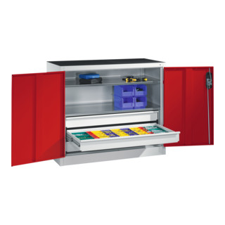 Armoire d'appoint à outils C+P avec portes battantes, 2 tablettes et 3 tiroirs, H1000xL1200xP500mm Façade rouge rubis Corps gris clair