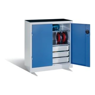 Armoire d'appoint à outils C+P avec portes battantes, 2 tablettes et 3 tiroirs, H1000xL930xP500mm Façade bleu clair Corps gris clair
