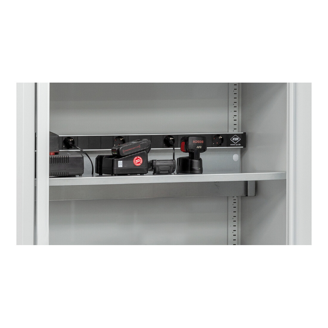 Armoire de charge C+P Akku pour 5 outils électriques, fenêtre, H1950xL930xP500mm, gris clair