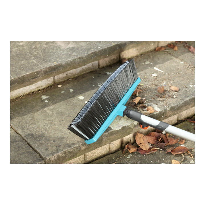 Balai de rue combisystem GARDENA - Action