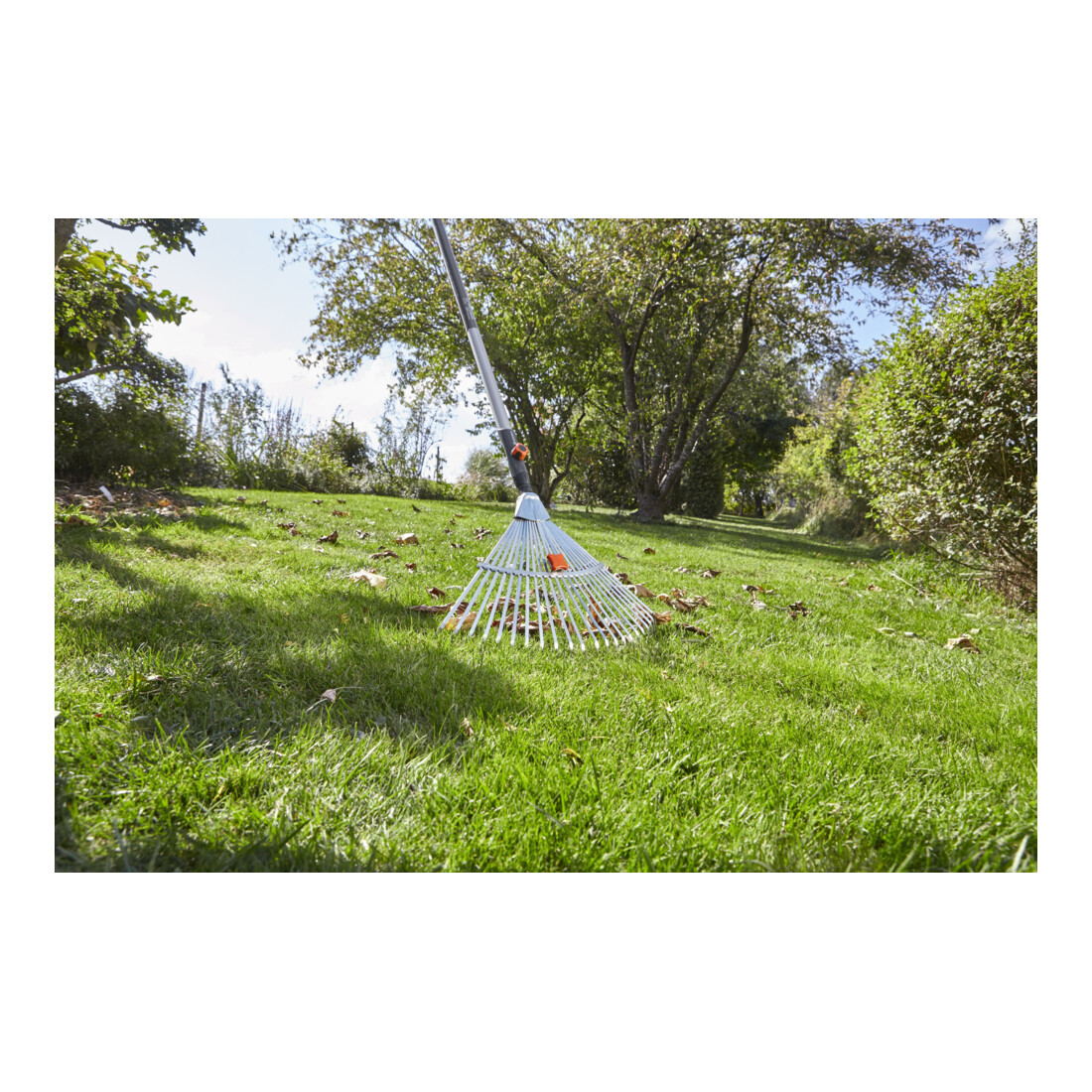 Balai réglable combisystem GARDENA, largeur 30 - 50 cm