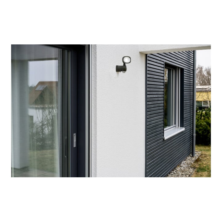 Batterie LED Strahler LUFOS 400 mit Infrarot-Bewegungsmelder IP44 440lm
