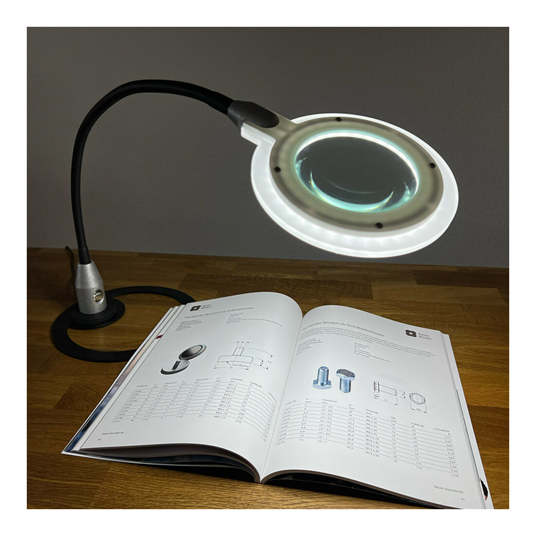 Bauer + Böcker Loupe lumineuse LED Slim