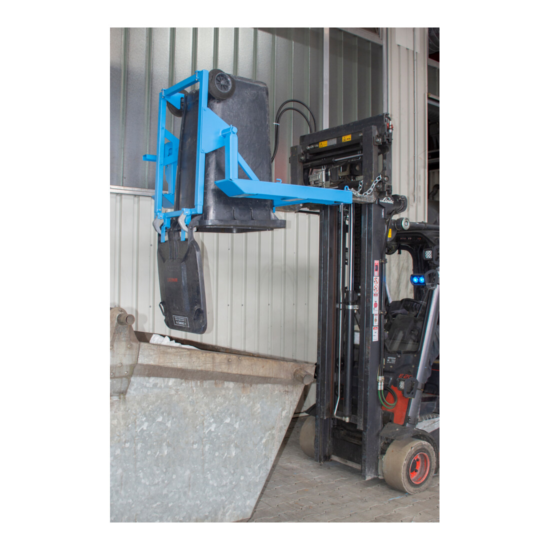 Bauer Südlohn Basculeur pour poubelle MK-H 240, peint, bleu clair