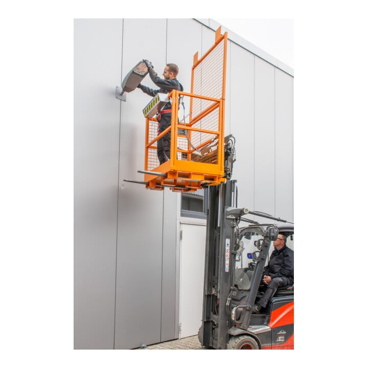 Bauer Südlohn Arbeitsbühne MB-II, lackiert, Gelborange