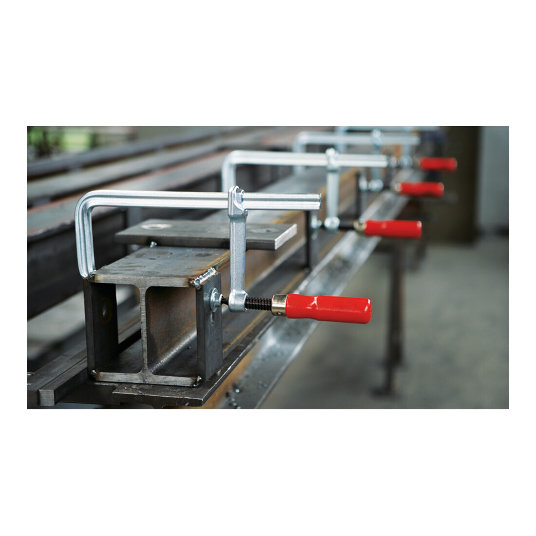 Bessey volledig stalen schroefklem classiX GS met delijk houten handvat