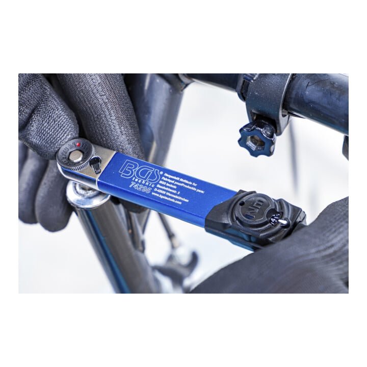 BGS Clé dynamométrique, sortie hexagonale interne 6,3 mm (1/4"), 2 - 10 Nm, avec jeu de bits, 9 pièces