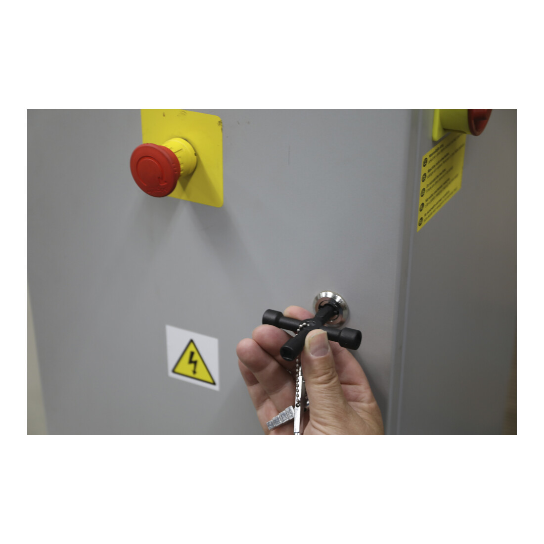 BGS Clé universelle pour armoire technique, 9805