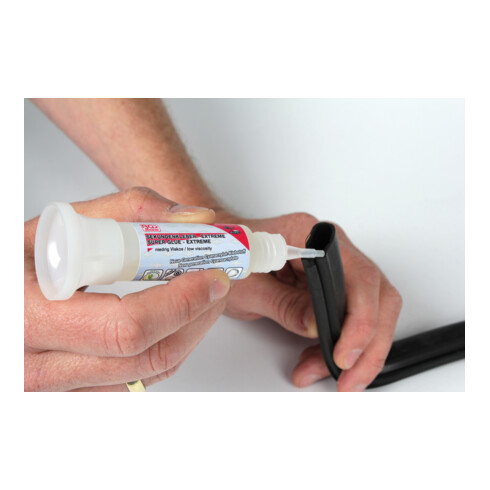 BGS Colle instantanée viscosité moyenne flacon à pied 25 g