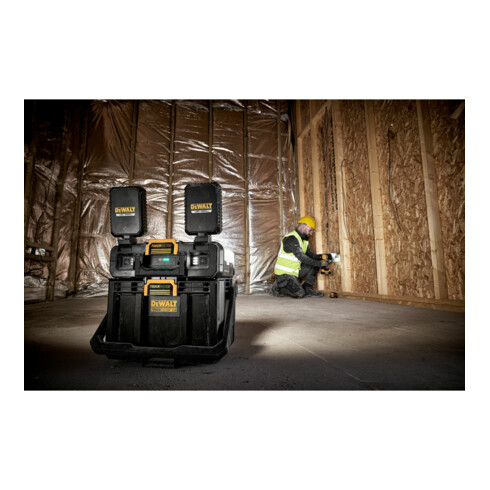 Boîte à outils ToughSystem DEWALT avec lampes