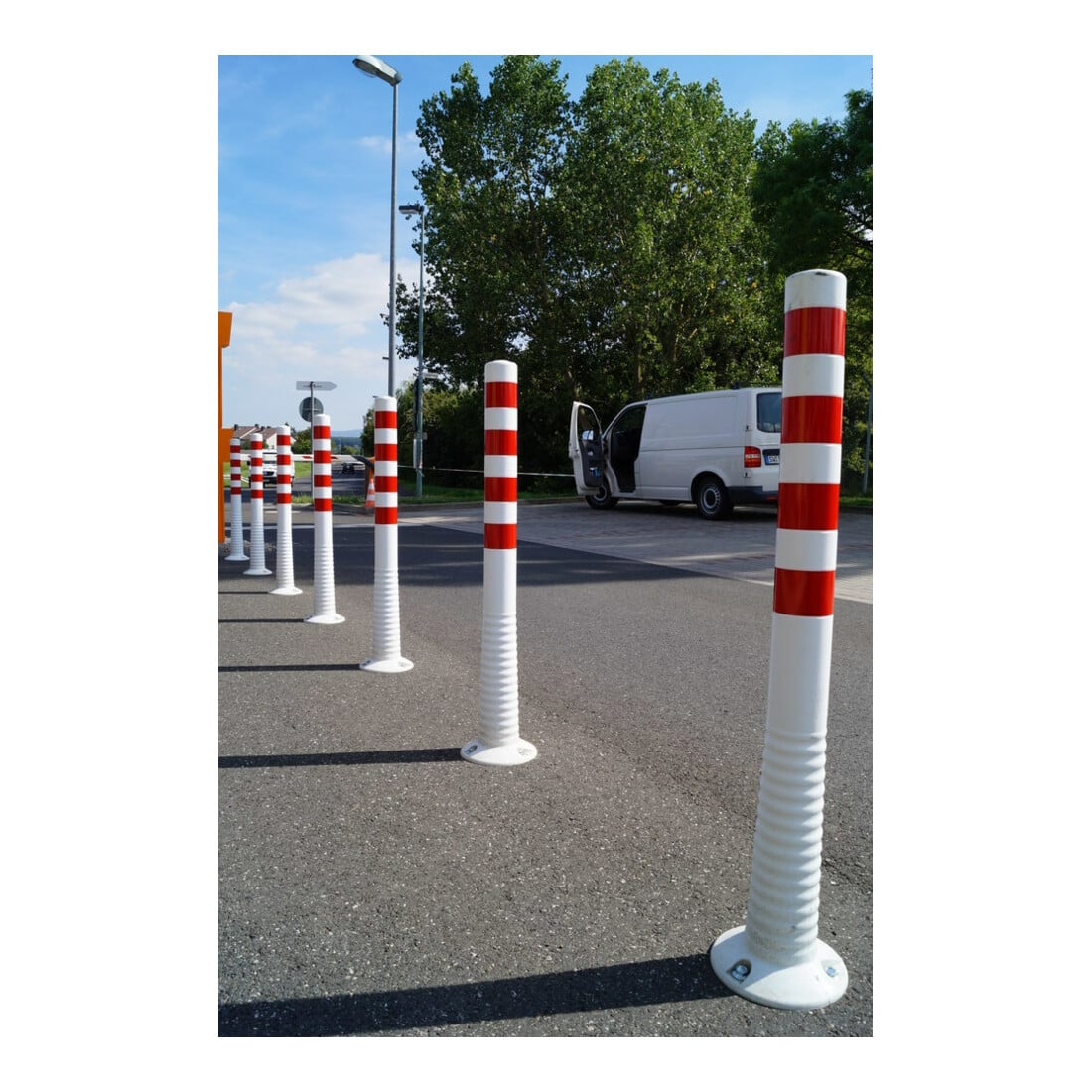 Borne de blocage en polyuréthane blanc/rouge Diam. 80 mm avec plaque de fixation H. 1000 mm