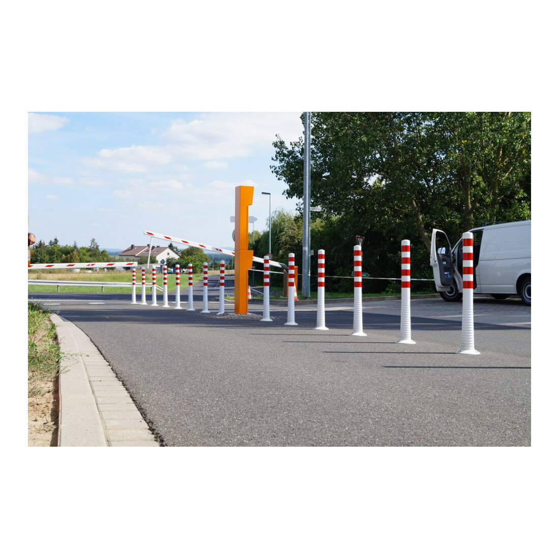 Borne de blocage en polyuréthane blanc/rouge Diam. 80 mm avec plaque de fixation H. 1000 mm