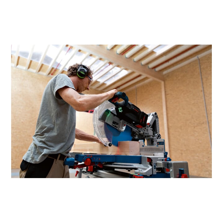 Bosch accu-hak- en verstekzaag bitURBO GCM18V-305 GDC