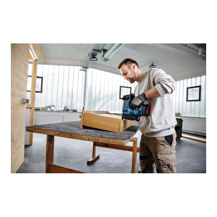Bosch Accu-Houtnageltacker GNH 18V-35 in L-BOXX (solo; L)
