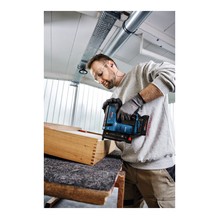 Bosch Accu-Houtnageltacker GNH 18V-35 in L-BOXX (solo; L)