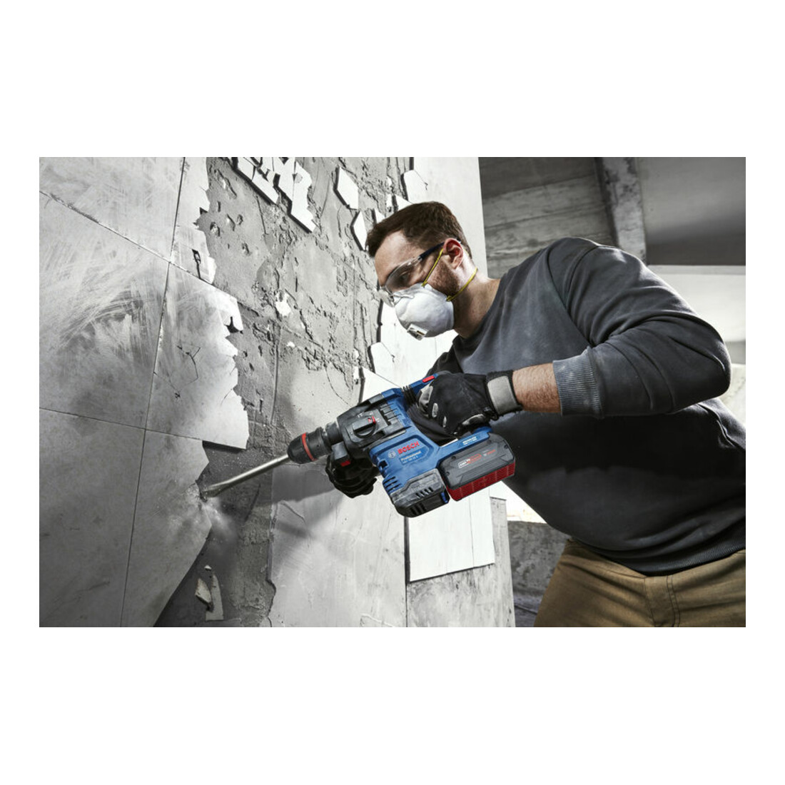 Bosch Akku-Bohrhammer mit ONECHUCK GBH 18V-22 X, 2 x Akku GBA 18V 4.0Ah in L-BOXX 136