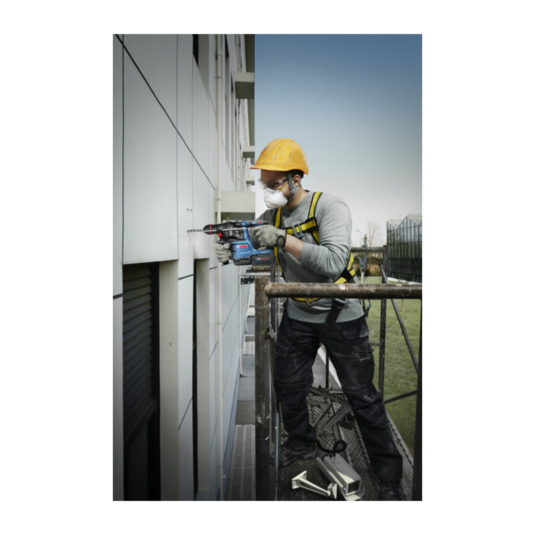 Bosch Akku-Bohrhammer mit ONECHUCK GBH 18V-22 X, 2 x Akku GBA 18V 4.0Ah in L-BOXX 136