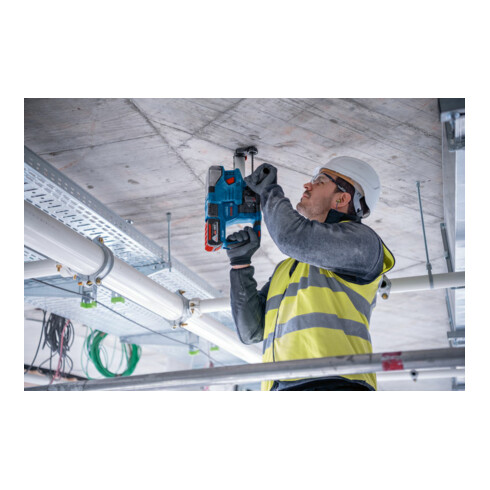 Bosch Akku-Bohrhammer mit SDS plus GBH 18V-22, 2x Akku GBA 18V4.0Ah/L-BOXX, Ringbürst.