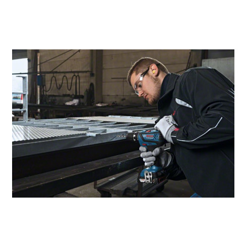 Bosch Akku-Bohrschrauber GSR 18-2-LI Plus mit 2 x 2,0 Ah Li-Ion Akku L-BOXX
