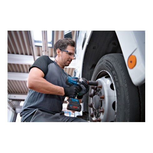 Bosch Akku-Drehschlagschrauber GDS 18V-1000 mit 2x Akku ProCORE18V 5.5Ah in L-BOXX