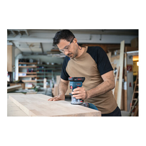 Bosch Akku-Kantenfräse GKF 18V-8