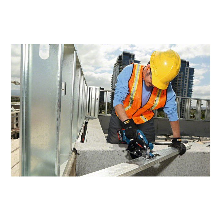 Bosch Akku-Kreissäge GKM 18 V-LI, mit 2 x 5,0 Ah Li-Ion Akku, L-BOXX