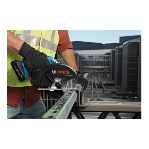 Bosch Akku-Kreissäge GKM 18V-50, 2 x Akku GBA 18V 5.0Ah