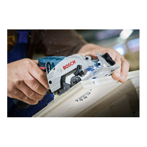 Bosch Akku-Kreissäge GKS 12V-26 mit 2 x 3,0 Ah Li-Ion Akku L-BOXX