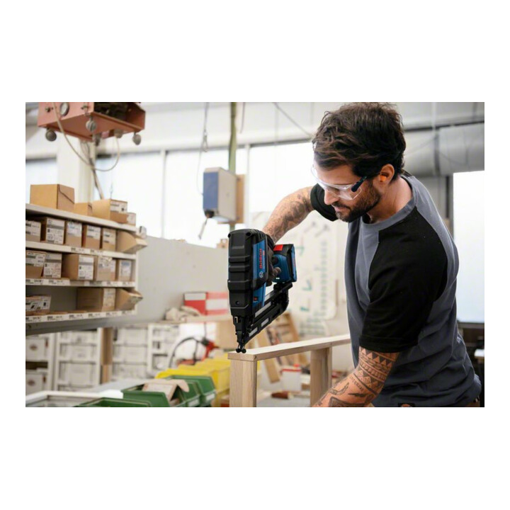 Bosch Akku-Nagler GNH 18V-64 M