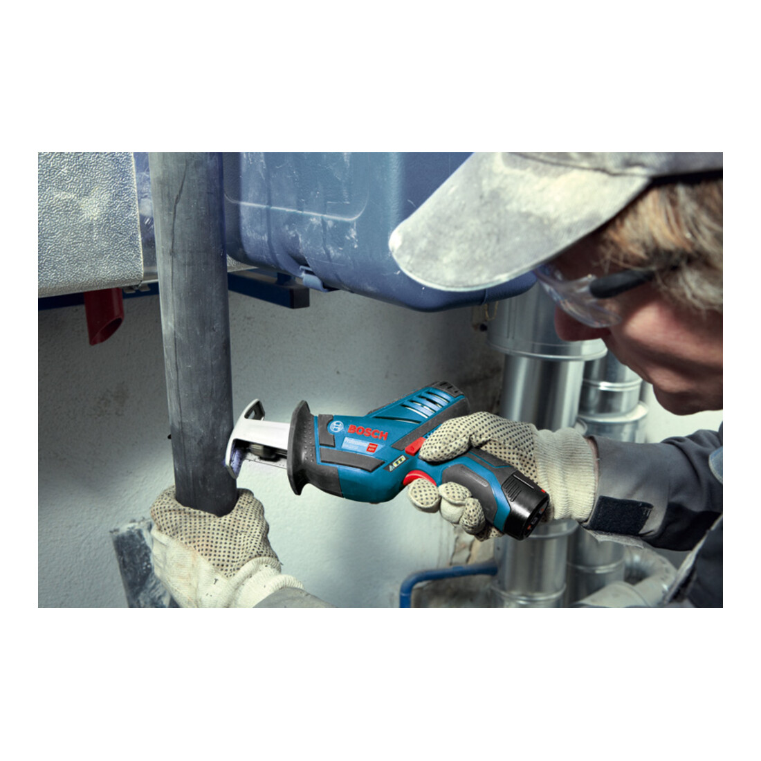 Bosch Akku-Säbelsäge GSA 12V-14 mit 2 x 3,0 Ah Li-Ion Akku L-BOXX