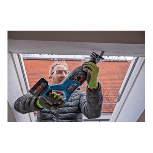 Bosch Akku-Säbelsäge GSA 18V-28