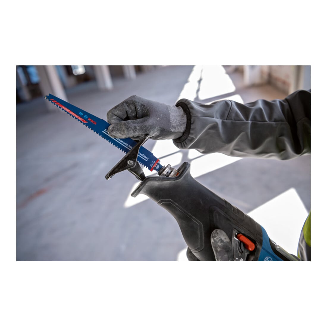 Bosch Akku-Säbelsäge GSA 18V-28 mit L-BOXX