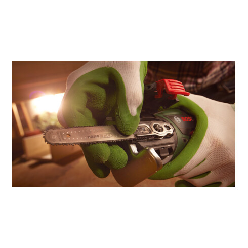 Bosch Akku-Säge EasyCut 12 mit NanoBlade-Technologie