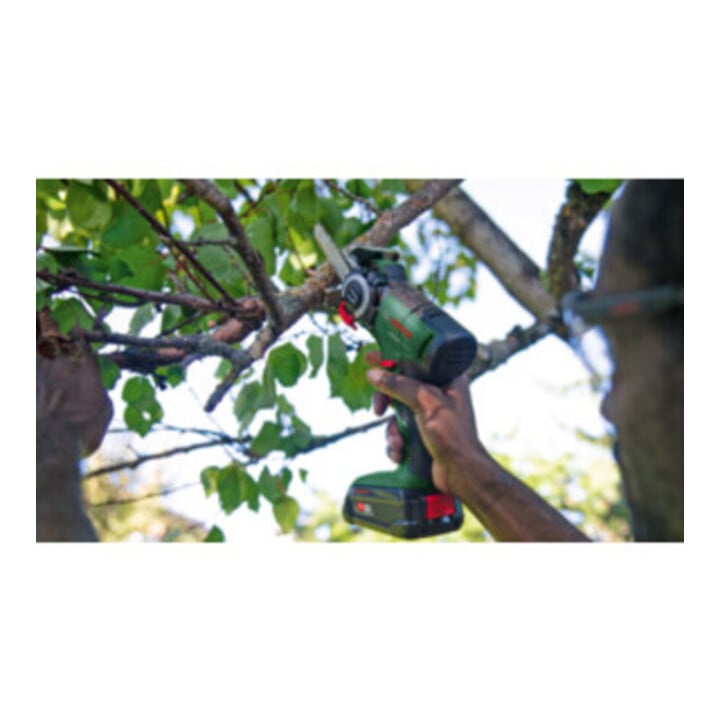 Bosch Akku-Säge mit NanoBlade-Technologie UniversalCut 18V-65