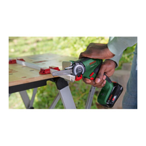 Bosch Akku-Säge mit NanoBlade-Technologie UniversalCut 18V-65