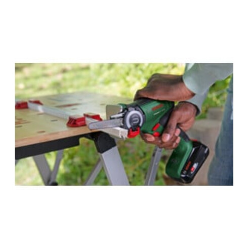 Bosch Akku-Säge mit NanoBlade-Technologie UniversalCut 18V-65, Ladegerät AL 18V-20