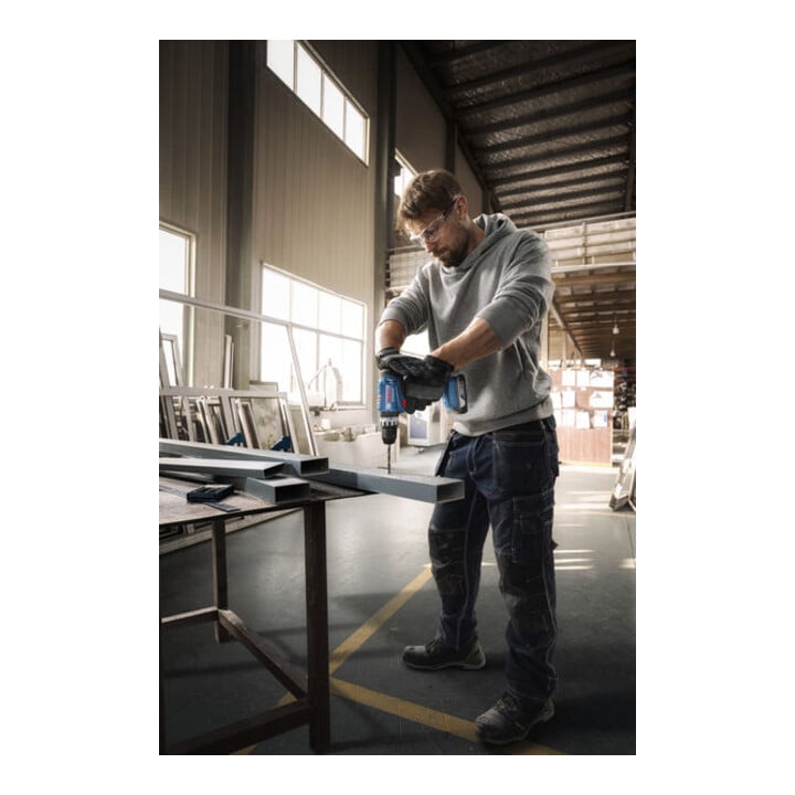 Bosch Akku-Schlagbohrschauber GSB 18V-25, 2 x Akku GBA 18V 2.0Ah in L-BOXX