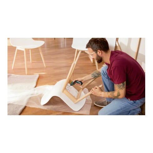 Bosch Akku-Schrauber IXO 7 mit 10 Stand. Bits u. Aufbewahrungsbox