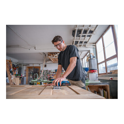 Bosch Akku-Schwingschleifer GSS 18V-13 (solo, C)